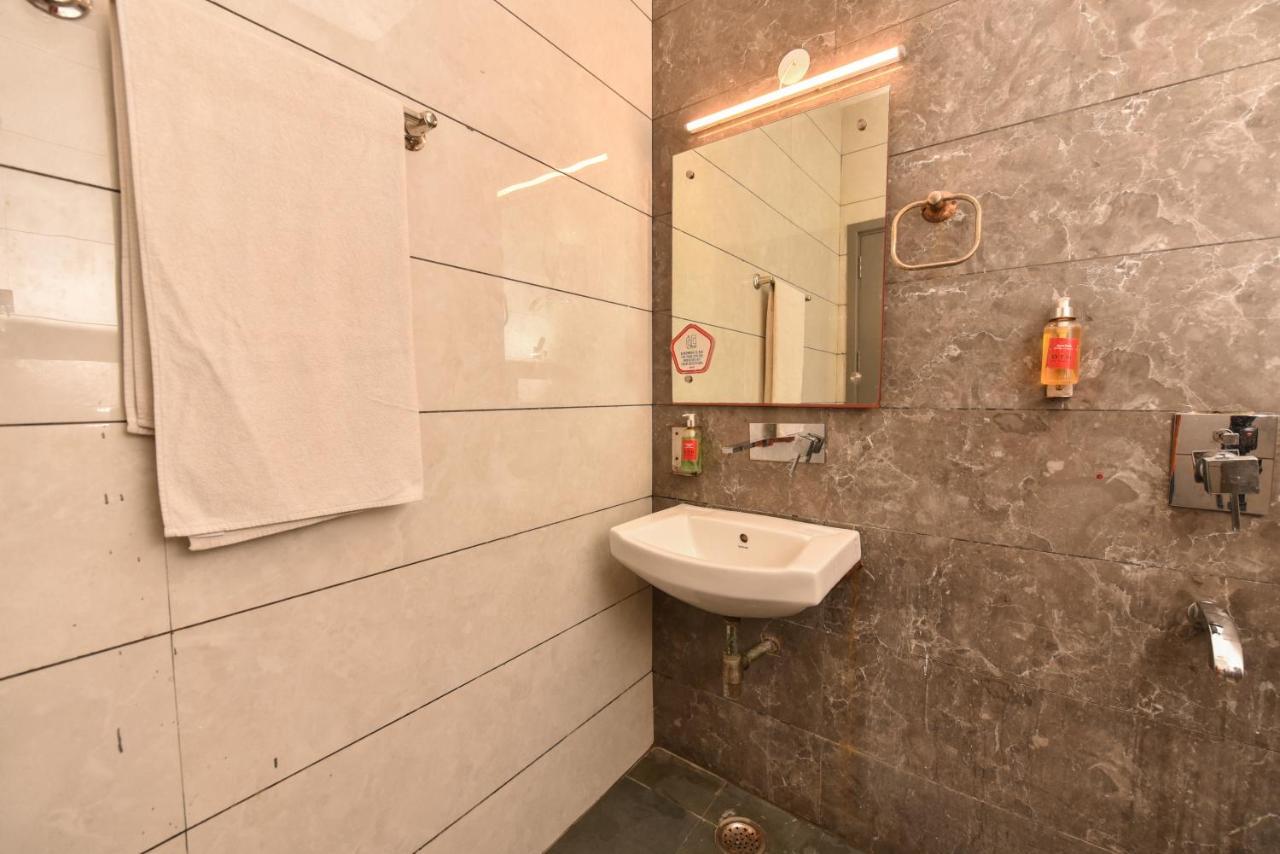 Hotel Red Saffron New Delhi Exterior foto
