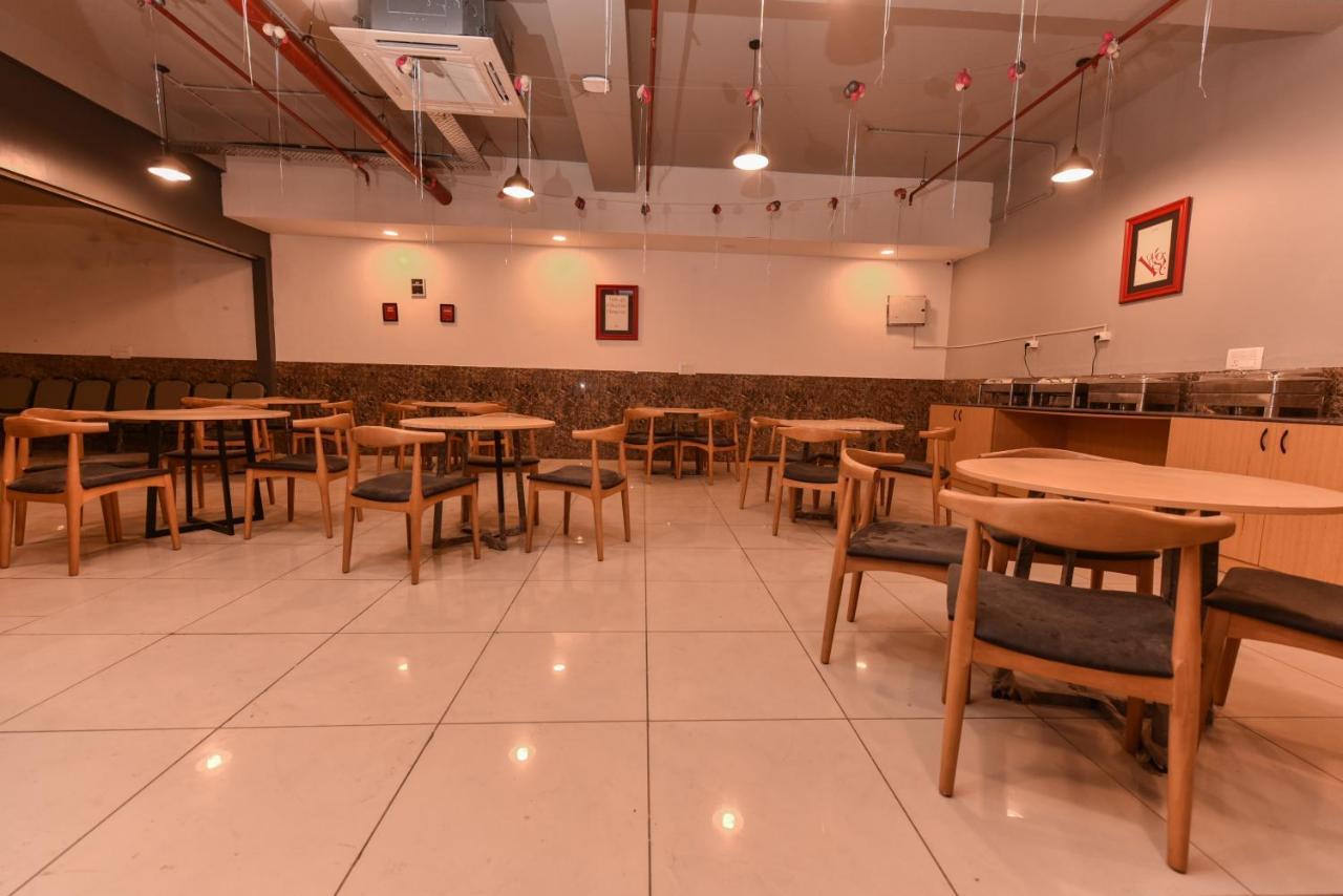 Hotel Red Saffron New Delhi Exterior foto