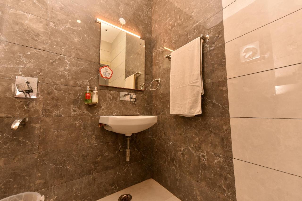 Hotel Red Saffron New Delhi Exterior foto