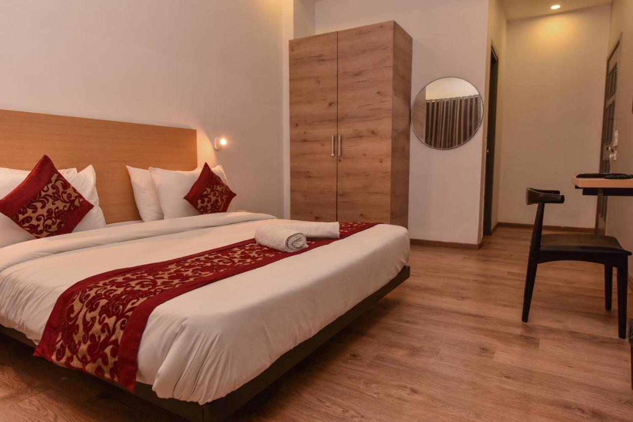 Hotel Red Saffron New Delhi Exterior foto